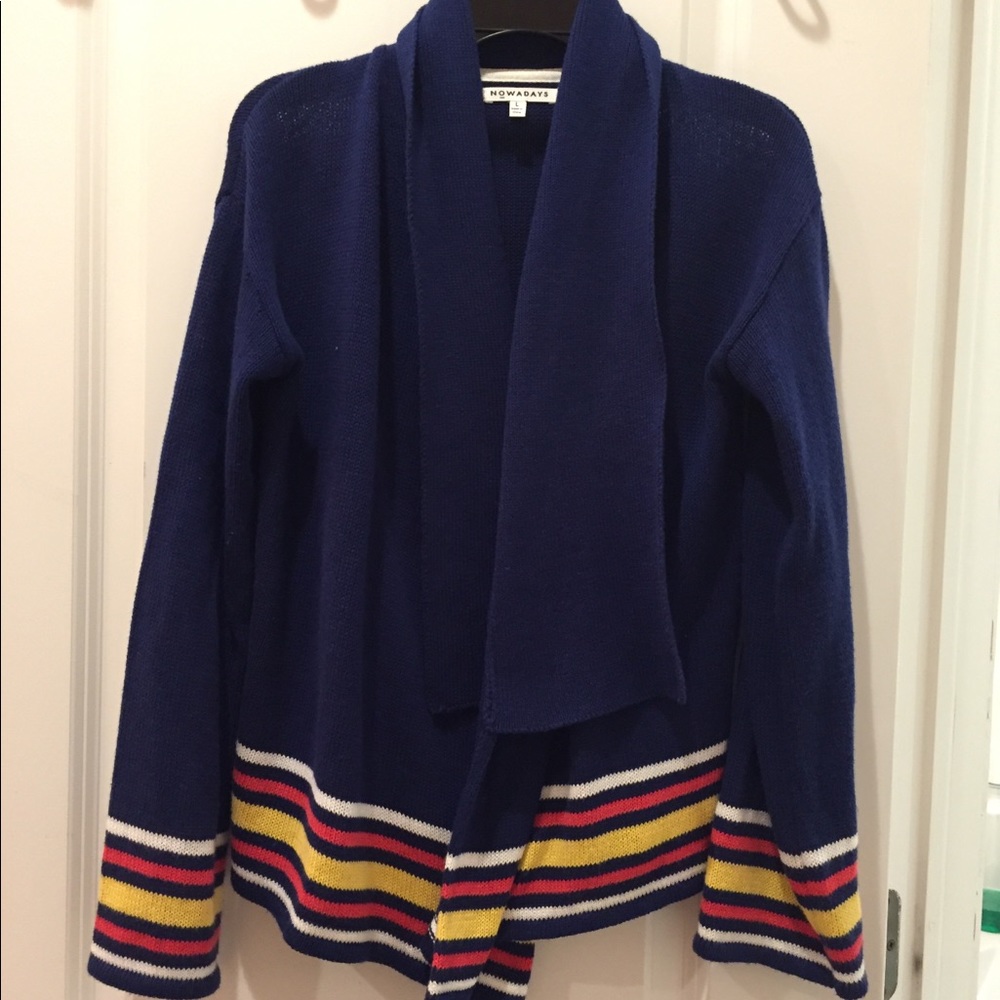 NWOT Great sweater. So warm and comfortable - Picture 2 of 4